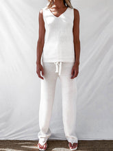 Load image into Gallery viewer, Simple Solid Color Sleeveless Knitted Sweater Suit
